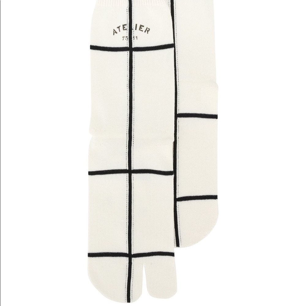 Tabi socks